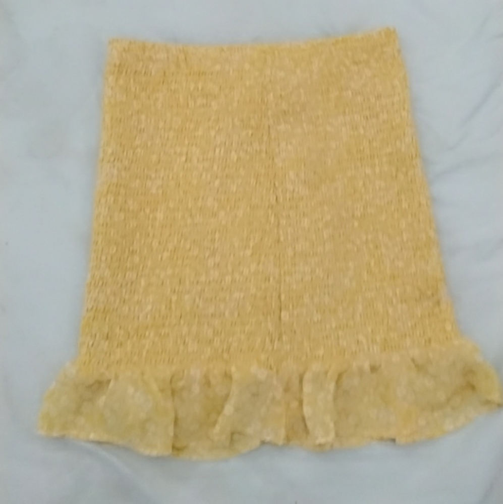 A top (can be use as a skirt)